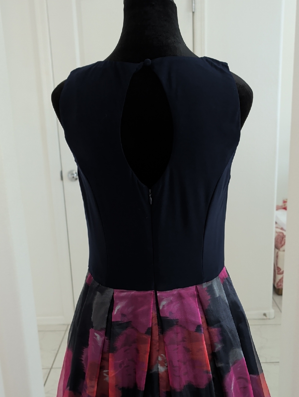 Eliza J Epanoui Gown Navy Blue Bodice Floral Organza Bottom Pockets 6 8 10 M - Picture 5 of 16